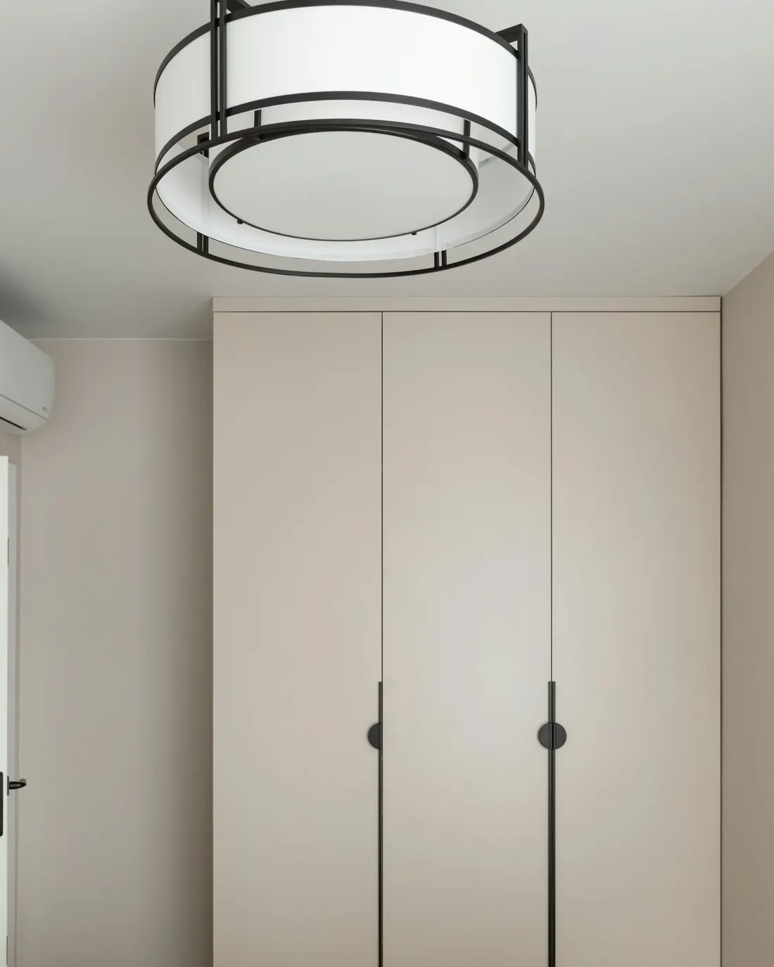 Bright and compact 2BHK photo 4